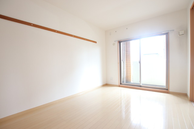 その他部屋・スペース　日当たり良好！洋室７．１帖でございます♪