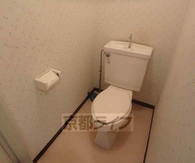 ＪＲ片町線 津田駅 徒歩9分 4階建 築37年のトイレ写真