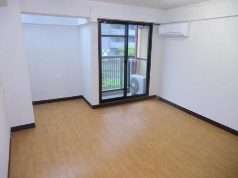 サウスウィング　居室・リビング　洋室（イメージ）