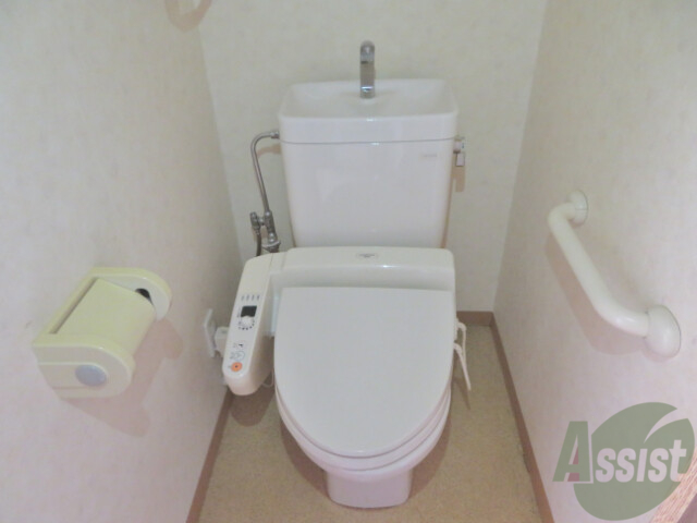 トイレ　ウォシュレット付きなのでゆったりできそうですね。
