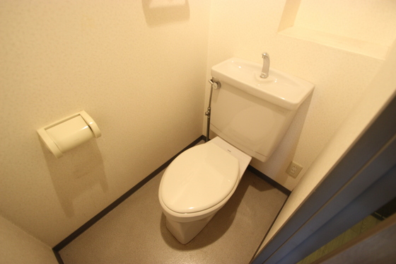 トイレ　※別号室のお写真です