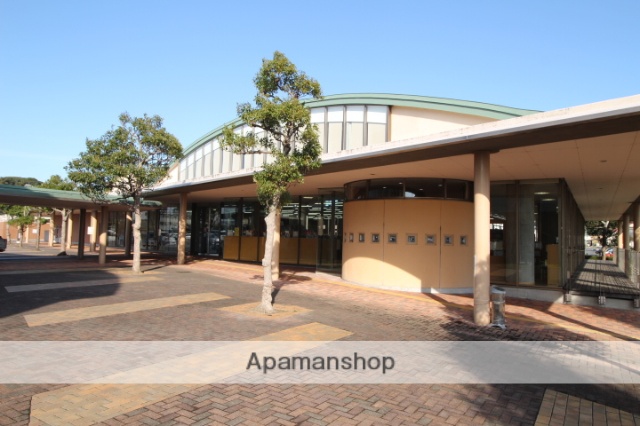 図書館　菊川市小笠図書館（図書館）まで194m