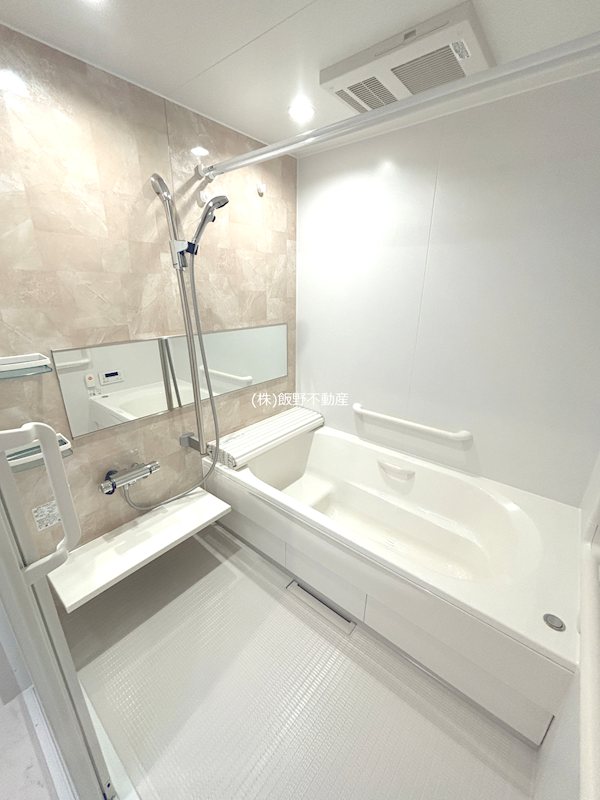 バス・シャワールーム　浴室暖房乾燥機付き、洗濯乾燥やヒートショックのリスク軽減など