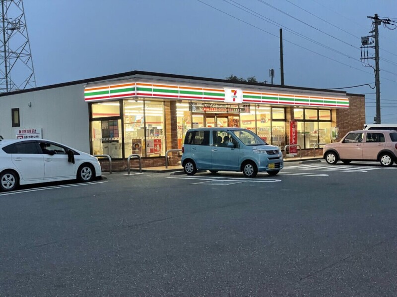 コンビニ　セブンイレブン市原八幡石塚店（コンビニ）まで615m