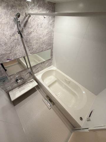 バス・シャワールーム　★追炊き・浴室乾燥機付きのお風呂★