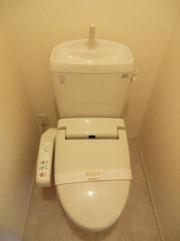 トイレ　ウォシュレット付き