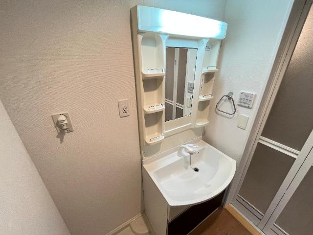 洗面設備　洗髪洗面化粧台