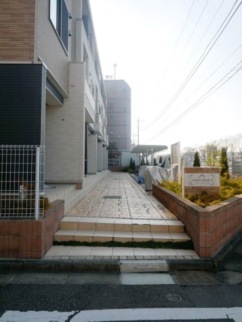 エントランス　★物件入り口、エントランスです★