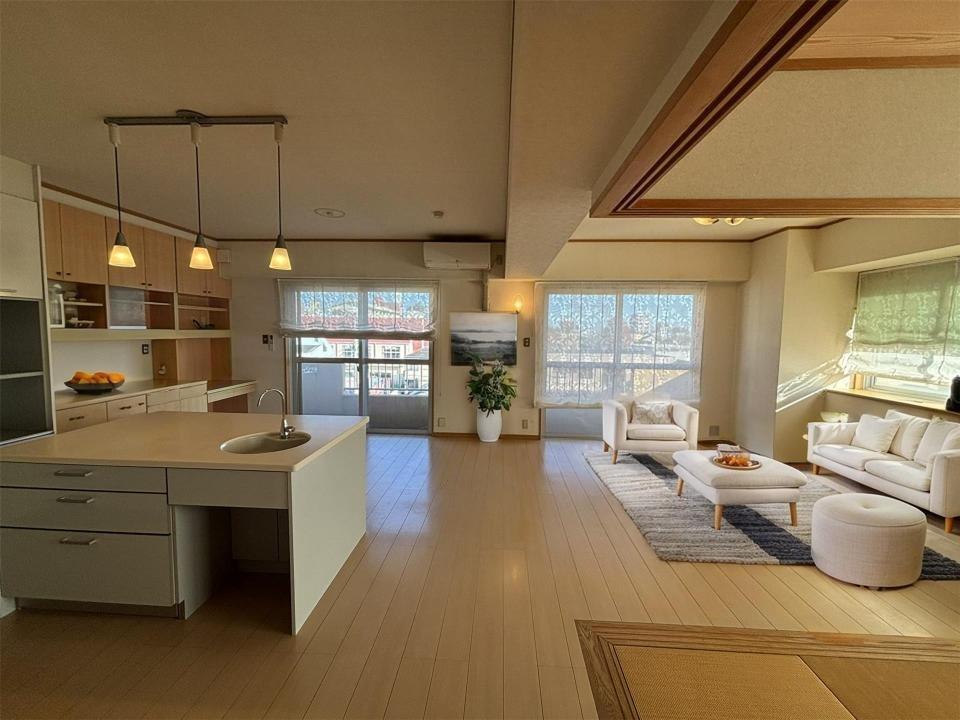 居室・リビング　※家具家電はイメージです。設備ではありません。