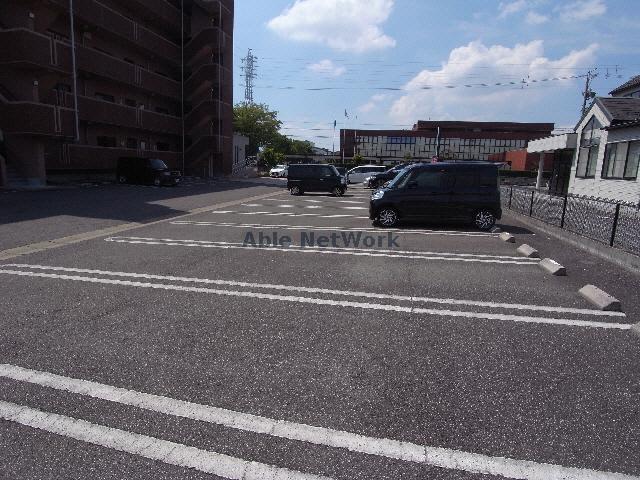 駐車場　駐車場