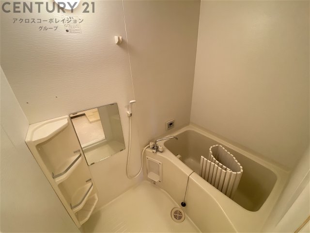 バス・シャワールーム　バストイレ別でオススメです！