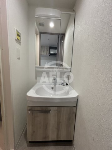 洗面設備　プレサンス鶴橋トレヴィエ　独立洗面台