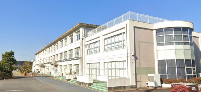 小学校　菊川市立小笠東小学校（小学校）まで300m