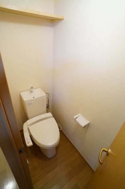 トイレ　温水洗浄暖房便座