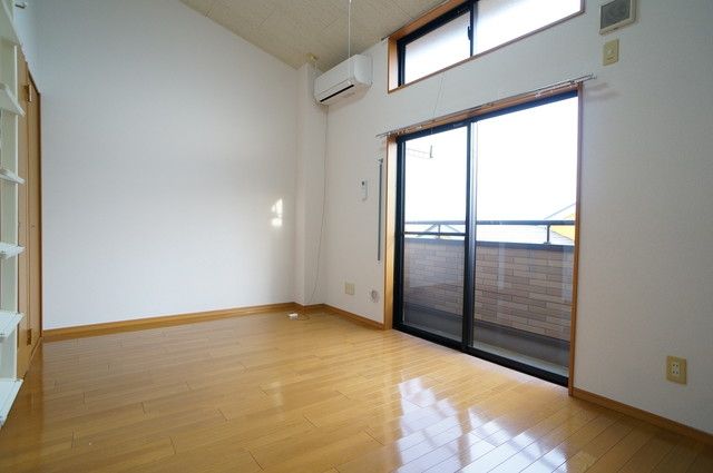 居室・リビング　南向きで明るい