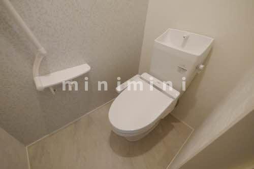 トイレ　※写真は別号室のものですので現状優先とさせていただきます