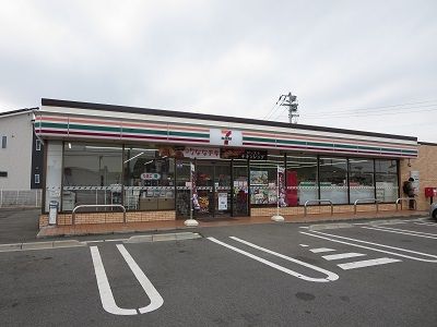 コンビニ　セブンイレブンさん（コンビニ）まで800m
