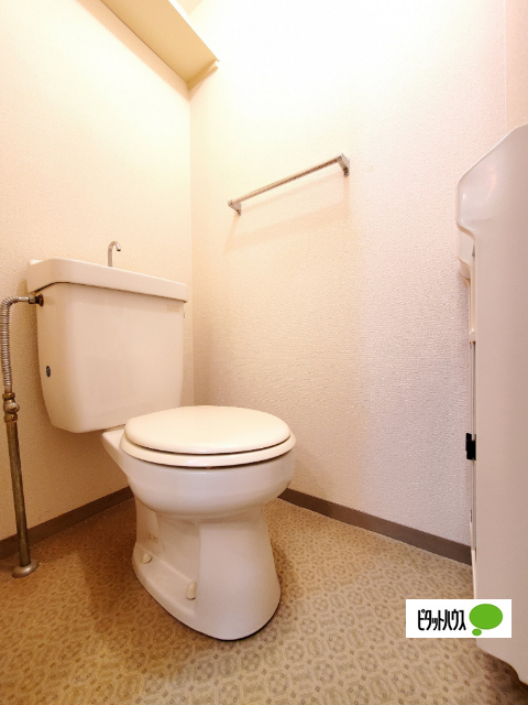 トイレ　温水洗浄便座