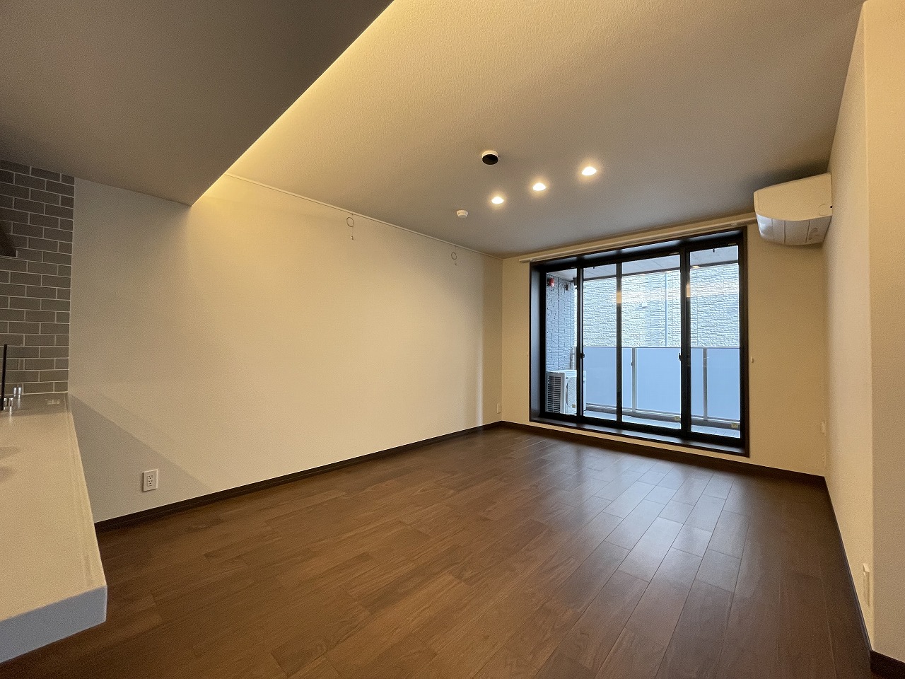 居室・リビング　広々16帖で池袋の夜景も見れます