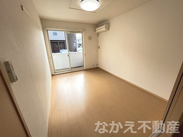 その他部屋・スペース　開放的な寝室です