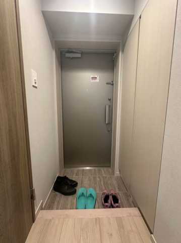 玄関　別部屋の参考写真になります。