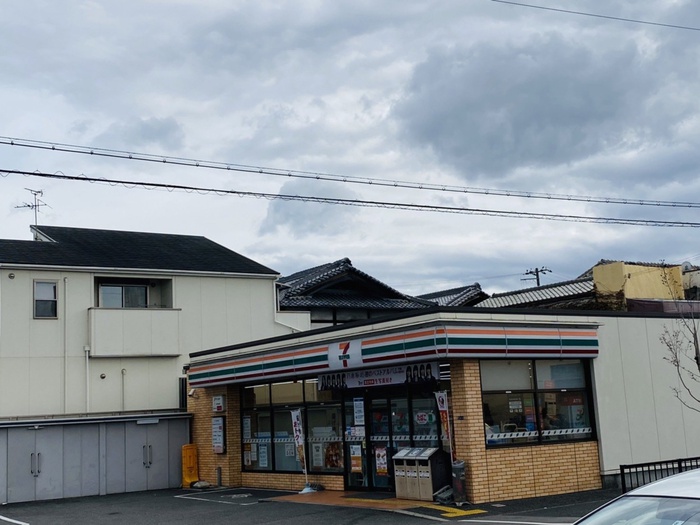 コンビニ　セブンイレブン（コンビニ）まで160m