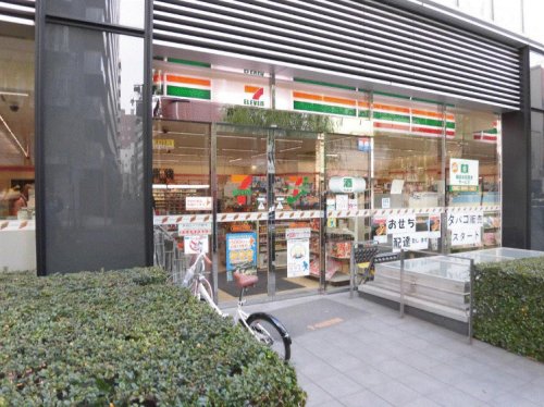 コンビニ　セブンイレブン 銀座2丁目店（コンビニ）まで365m
