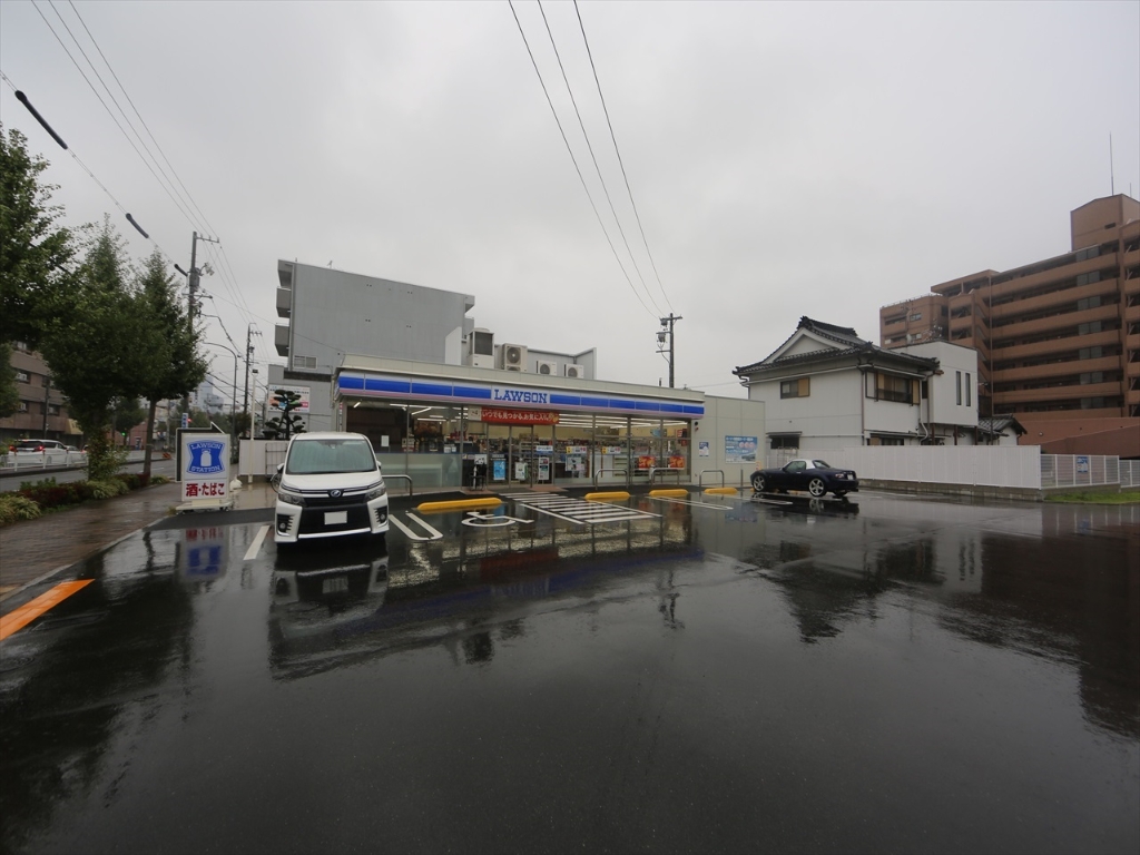 コンビニ　ローソン 中川南八熊町店（コンビニ）（コンビニ）まで190m