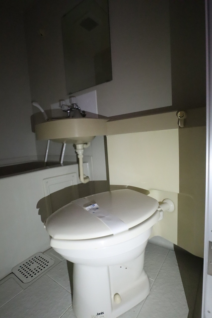 トイレ　参考写真（同建物別部屋のものです）