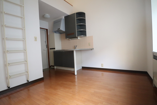 居室・リビング　参考写真（同建物別部屋のものです）