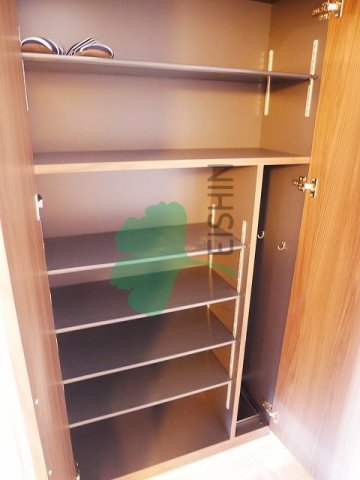 玄関　下駄箱もしっかりついてます！
