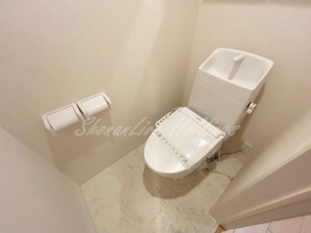 トイレ　温水洗浄便座付き♪