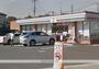 コンビニ　セブン－イレブン伊勢原桜台小学校前店（コンビニ）まで883m