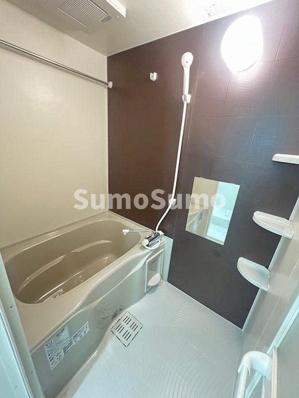 バス・シャワールーム　コンパクトで使いやすいお風呂です