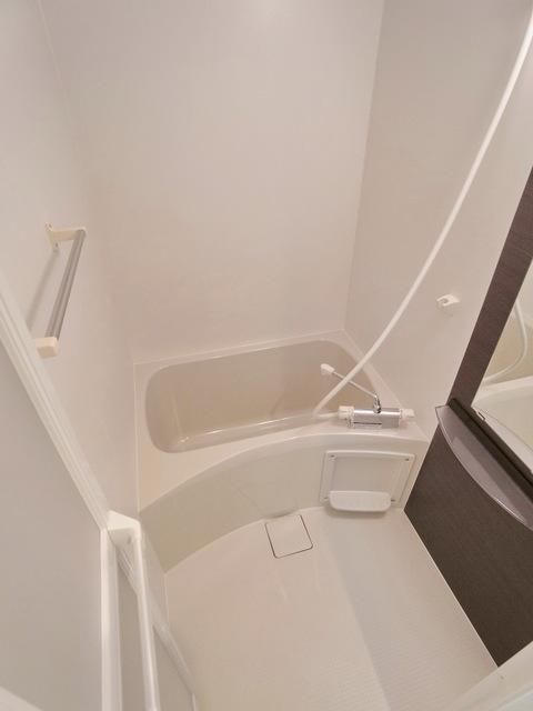 バス・シャワールーム　一日の疲れをいやすバスタイム