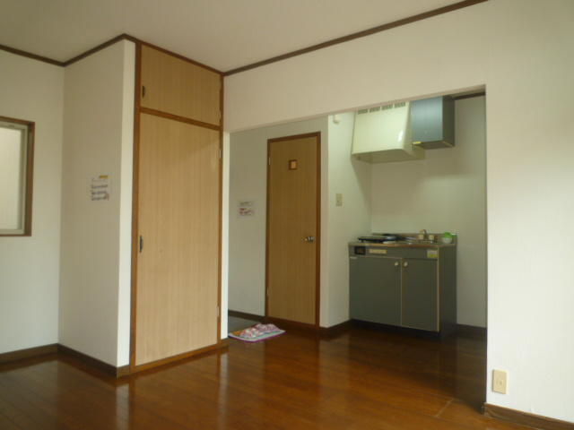 居室・リビング　8帖の洋室です！