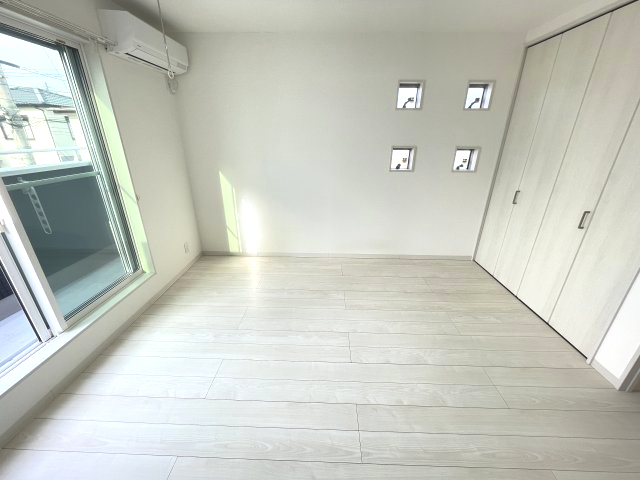 居室・リビング　こちらの居間で趣味の時間をお楽しみください