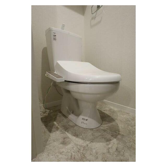 トイレ　【トイレ】トイレにはもちろん温水洗浄便座が付いています！上部