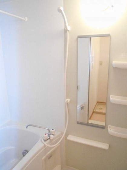 バス・シャワールーム　※他号室の写真です。