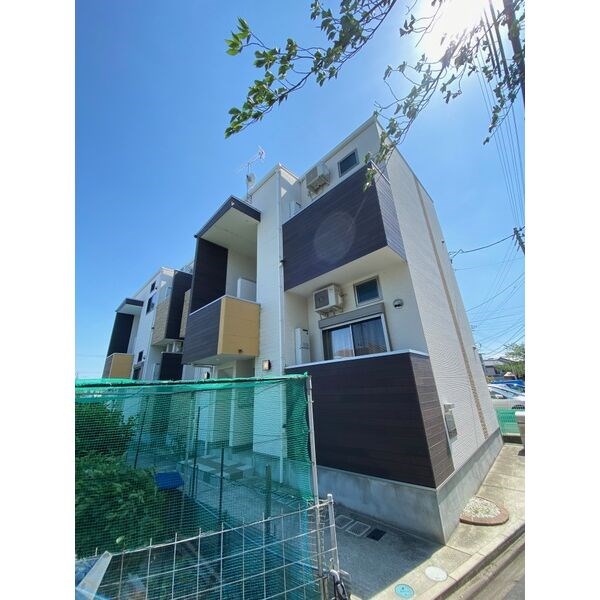 建物外観　外観　デザイナーズ　ロフト付