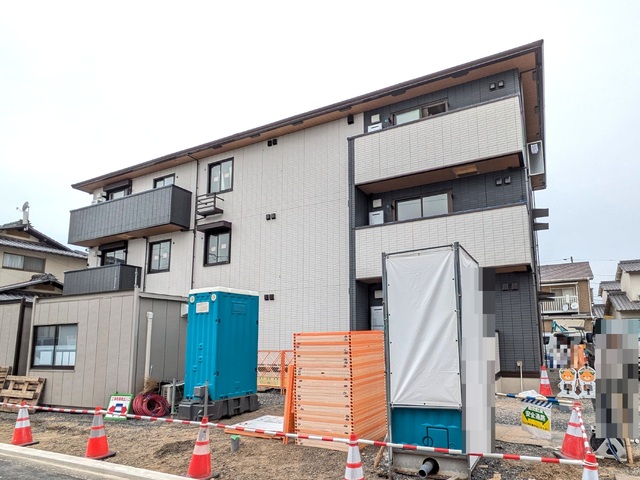 建物外観　建築中