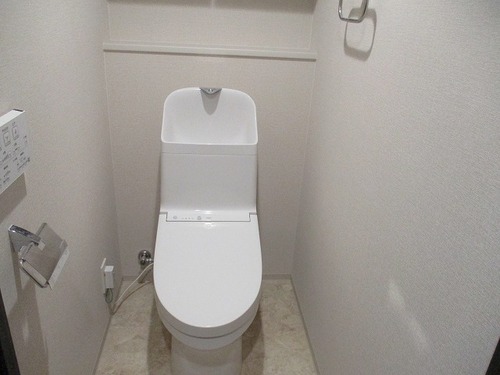 トイレ　温水洗浄便座