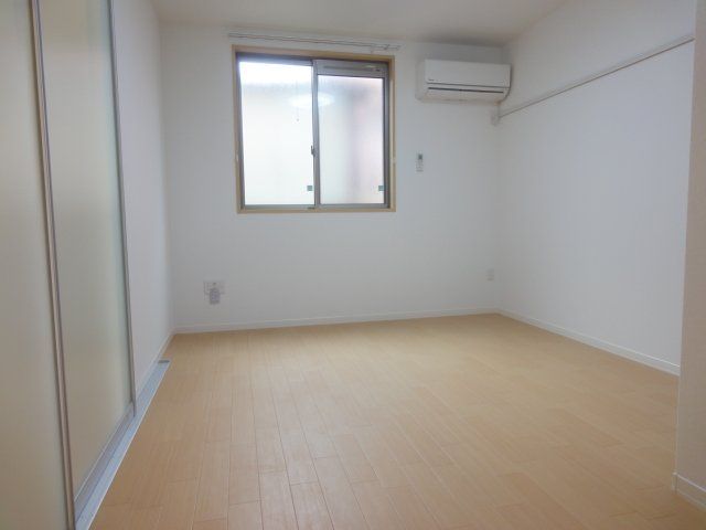 その他部屋・スペース　北側洋室♪エアコン付いてます