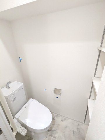 トイレ　温水洗浄便座です