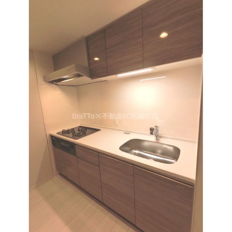 キッチン　キッチン（３口ガス・グリル付）