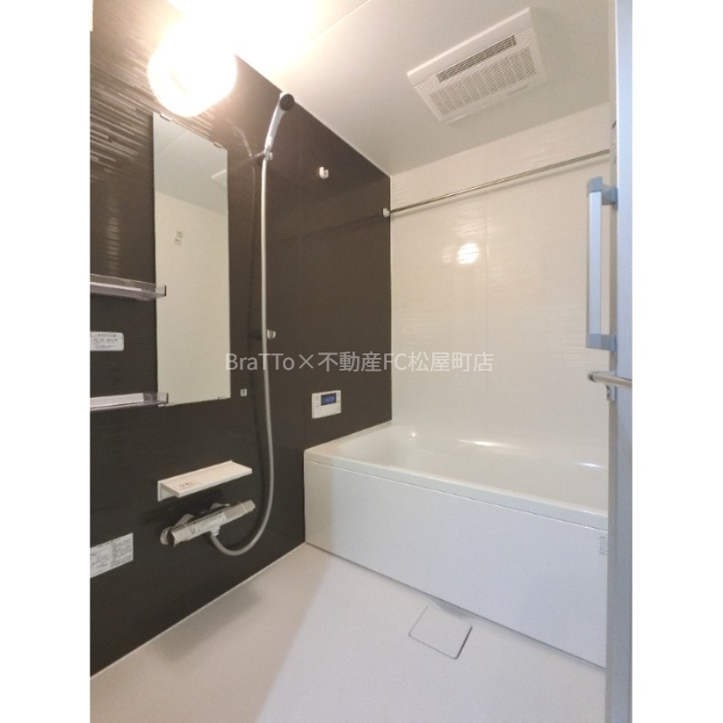 バス・シャワールーム　バス（浴室乾燥機・追い炊き機能付）