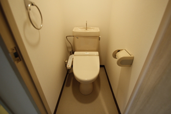 トイレ　※別号室のお写真です