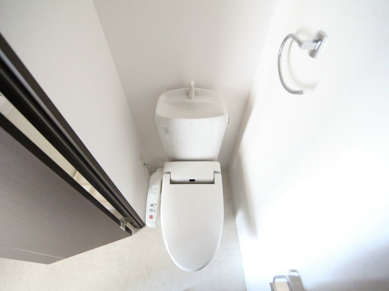 トイレ　温水洗浄暖房便座付トイレ