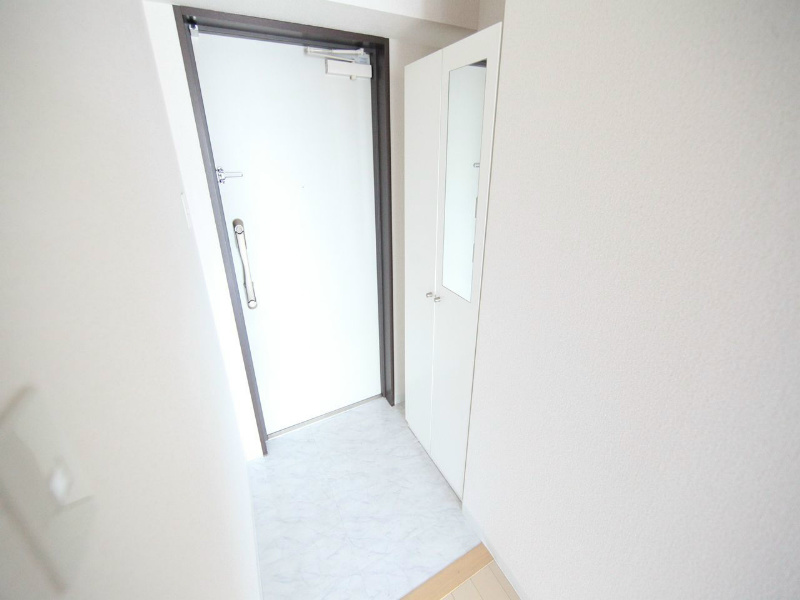 玄関　玄関　シューズボックス付（収納充実してます）