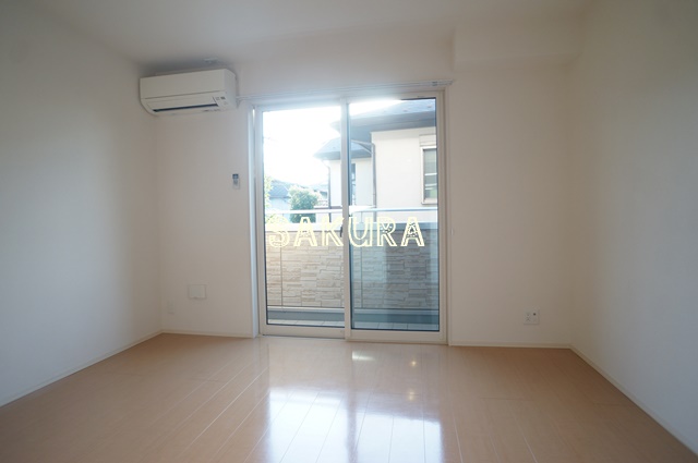 居室・リビング　使いやすい形の為、レイアウトを楽しめます♪